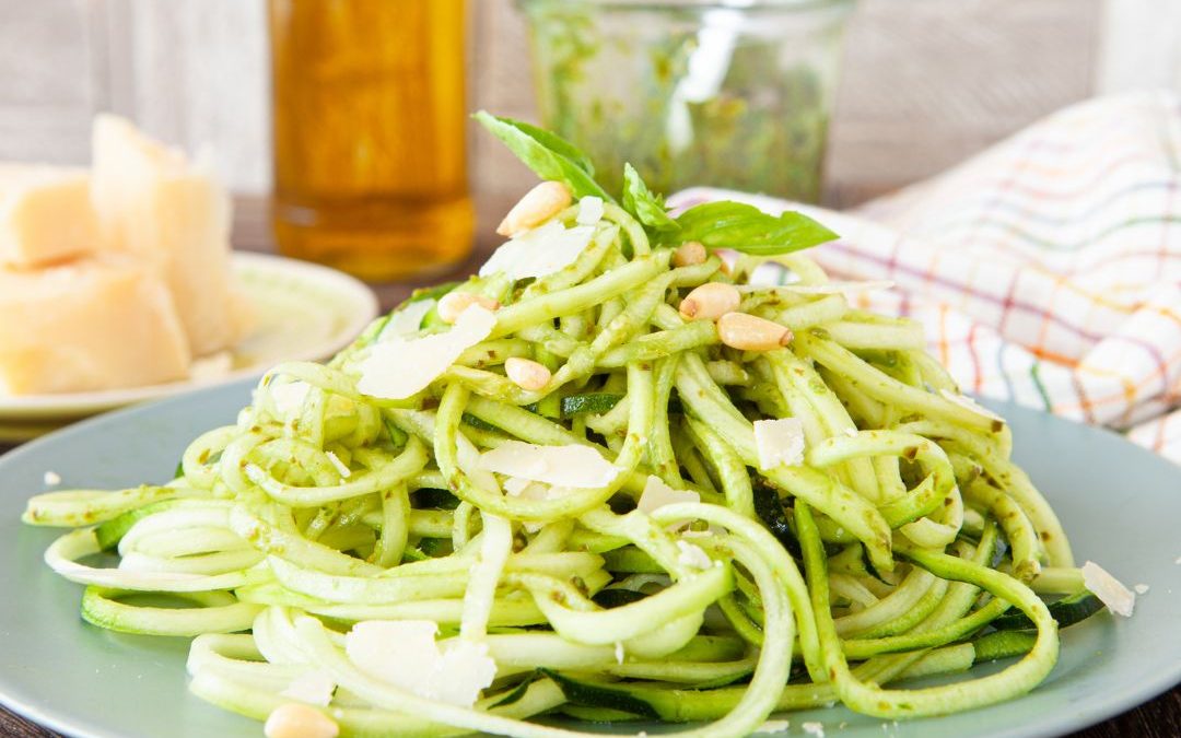 Market tour, fresh pasta, pesto and Tiramisu (Cooking class in english)